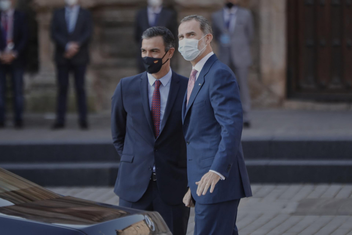 Elpresidente del Gobierno, Pedro Sánchez y el Rey Felipe VI