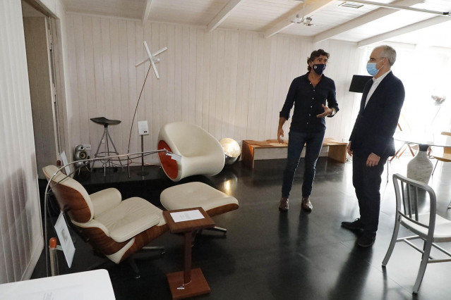 El conselleiro de Economía, Empleo e Industria en funciones, Francisco Conde, en una visita en Ribadumia.