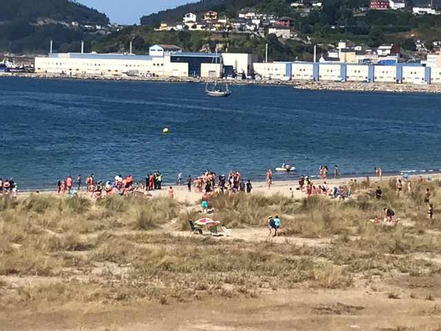 Fallece una mujer tras sufrir una indisposición en la playa de Covas, en Viveiro (Lugo)