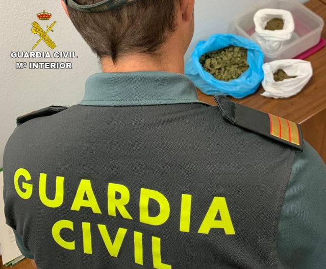 Sustancias intervenidas a un joven vecino de Silleda (Pontevedra) investigado por tráfico de drogas.