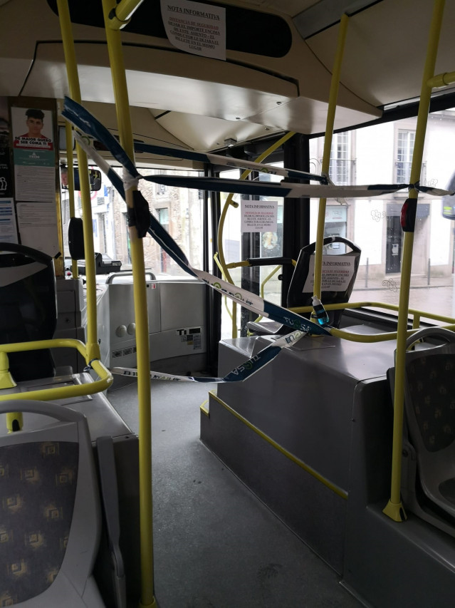 Autobús urbano en Santiago durante el estado de alarma. Bus, covid