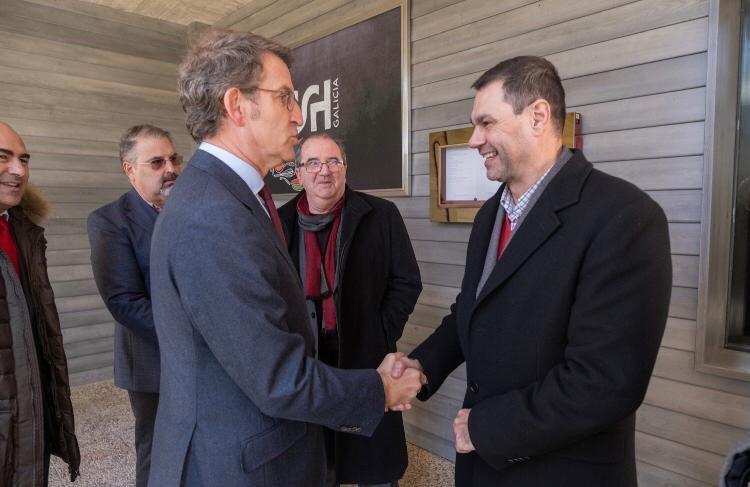 Feiju00f3o y el presidente de los hosteleros coruu00f1eses en una imagen de archivo