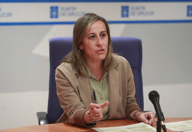 La conselleira de Infraestruturas e Mobilidade, Ethel Vázquez, informa del programa de inspección de taludes y muros en carreteras autonómicas