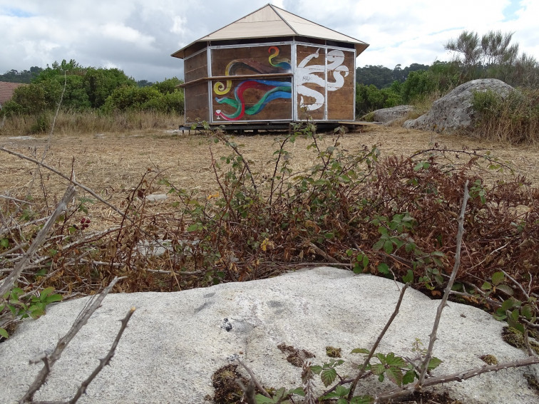 Construyen un chiringuito en el Castro da Igrexiña de Cangas, catalogada como Bien de Interés Cultural