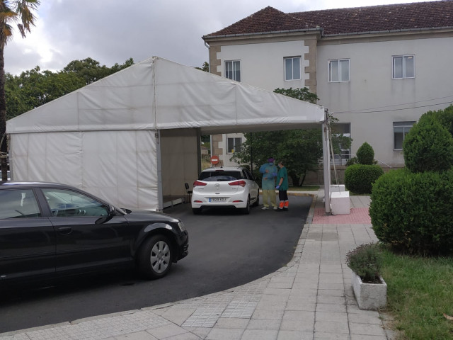 Puesto de autocovid en el Gil Casares, en Santiago