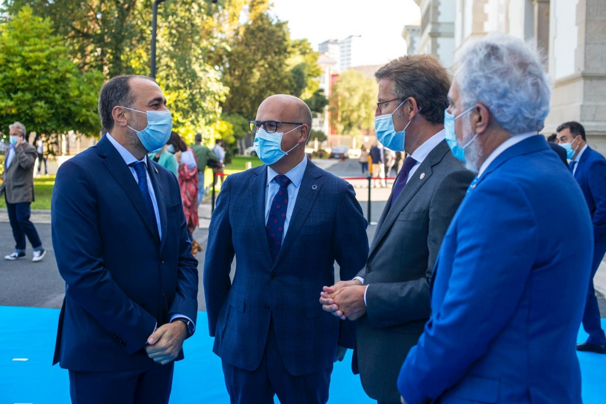 El presidente de la Diputación, Manuel Baltar, con el Gobierno gallego