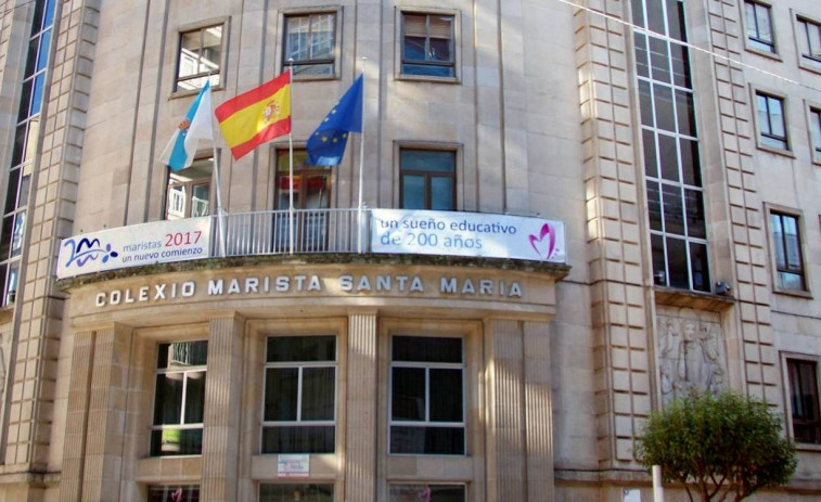Dos colegios de Ourense con cursos en cuarentena tras positivos de coronavirus