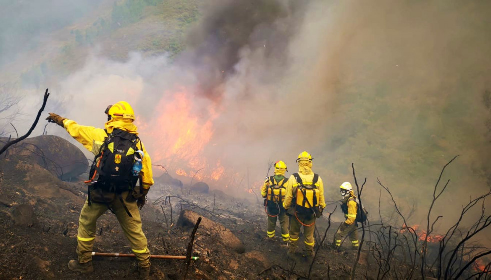 BRIF tabuyo operando contra un incendio en Lobios, en el Parque Natural do Xurés