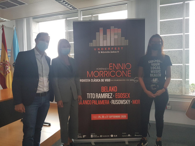 Jacobo Sutil, Marta Fernández-Tapias y Raquel Seijo posan ante el cartel promocional