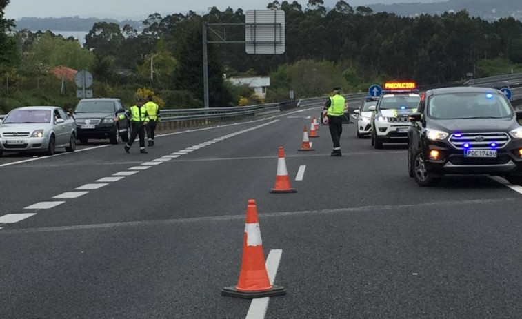 Kamikaze en la A-6: un octogenario, vecino de Pontedeume, conduce en sentido contrario y provoca un accidente en Guitiriz