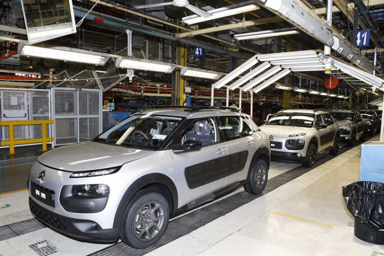 PSA Peugeot Citröen duplicará los becarios este año como parte de su apuesta de rejuvenecimiento