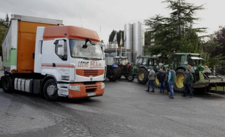O sector lácteo galego levanta o cerco ás industrias