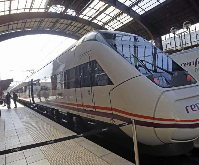 Renfe afronta este venres paros parciais con servizos mínimos que garanten ata o 65% dos Media Distancia