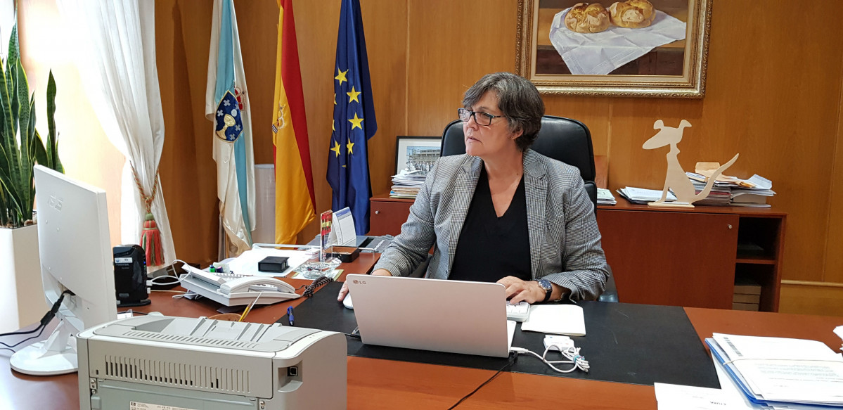 La alcaldesa de O Porriño (Pontevedra), la socialista Eva García de la Torre, en su despacho.