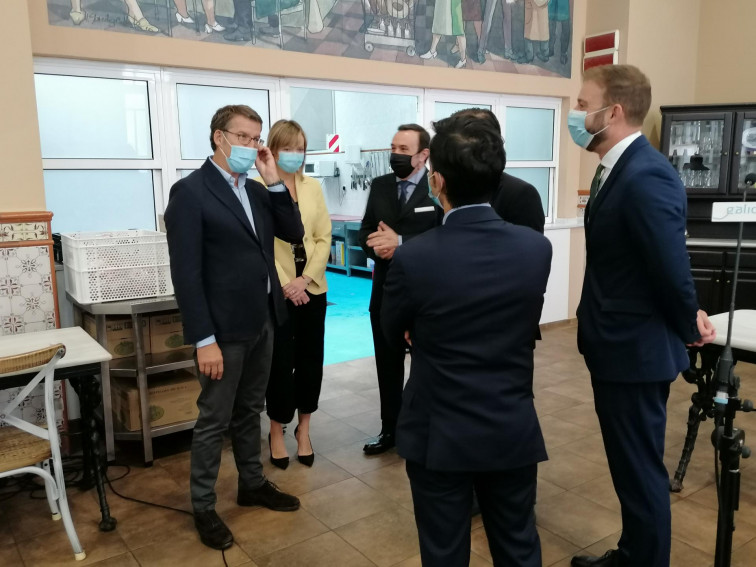 Feijóo insiste en que las decisiones sanitarias gallegas dependen de un comité de expertos