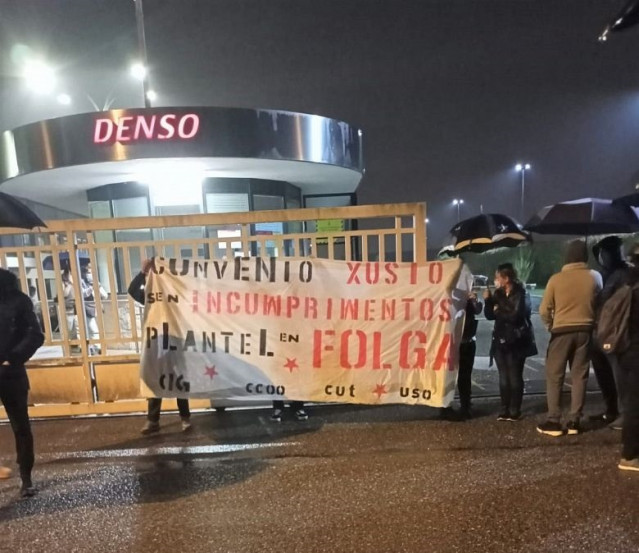 Trabajadores de Denso secundan la huelga indefinida en su primera jornada