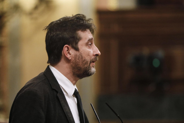 El diputado de Unidas Podemos Rafa Mayoral durante su intervención en una sesión plenaria en el Congreso de los Diputados