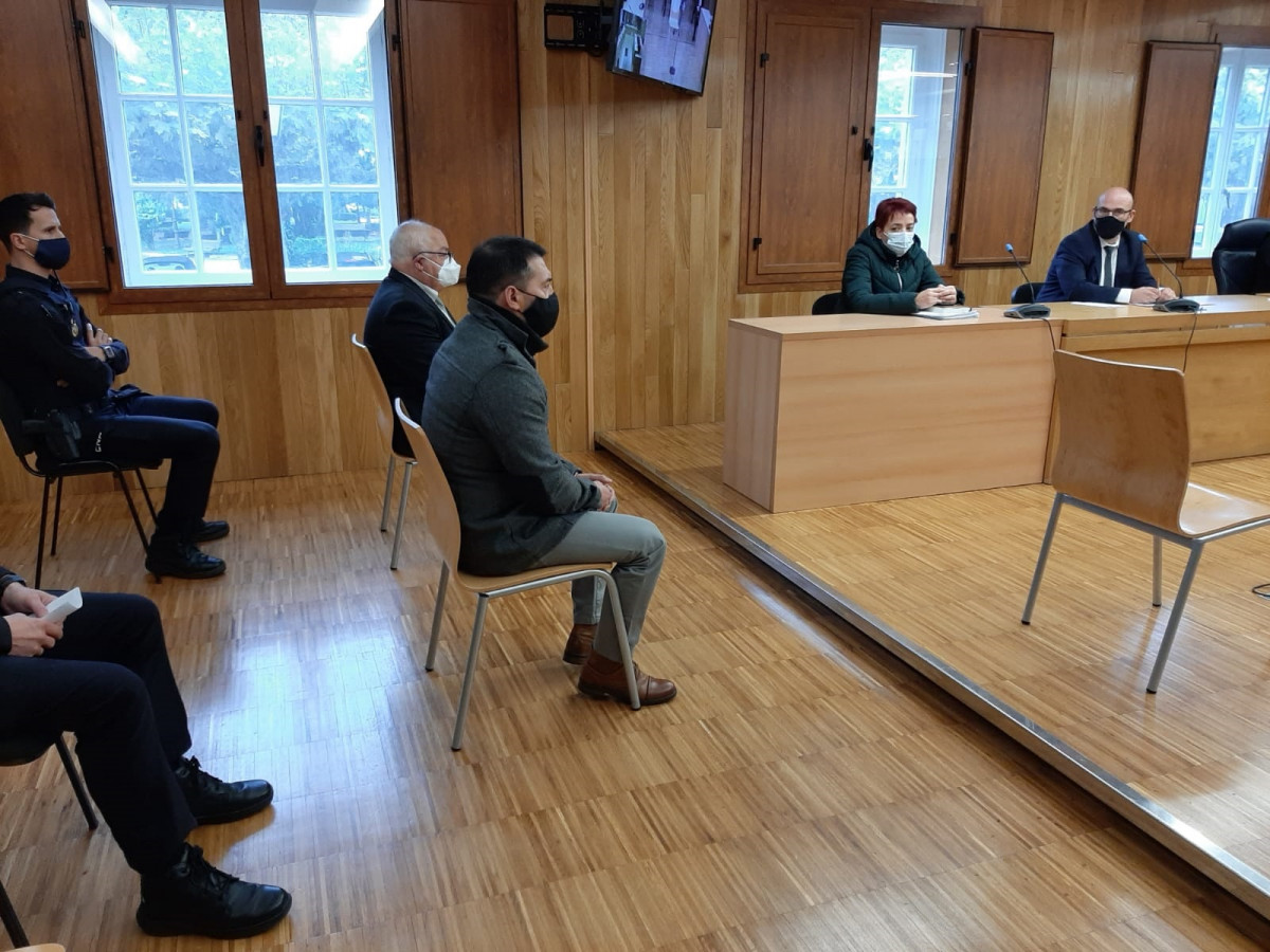 El cabecilla de la 'Carioca' asume un año de cárcel por obligar a abortar a una joven que trabajaba en el Queen's