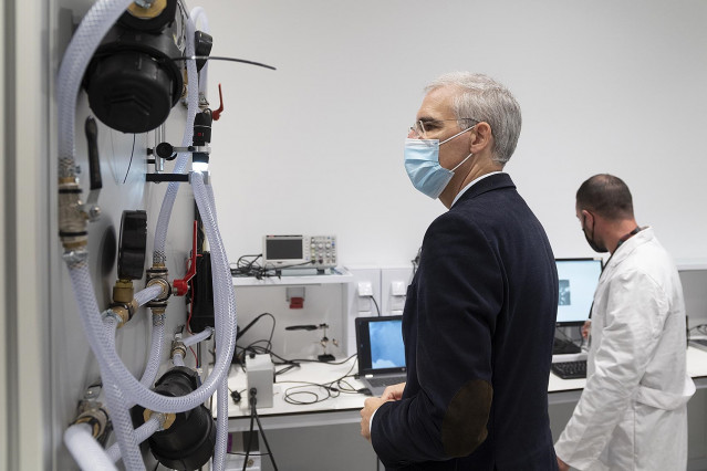El conselleiro de Economía, Francisco Conde , visita el Centro Tecnológico de Investigación Multisectorial (Cetim)