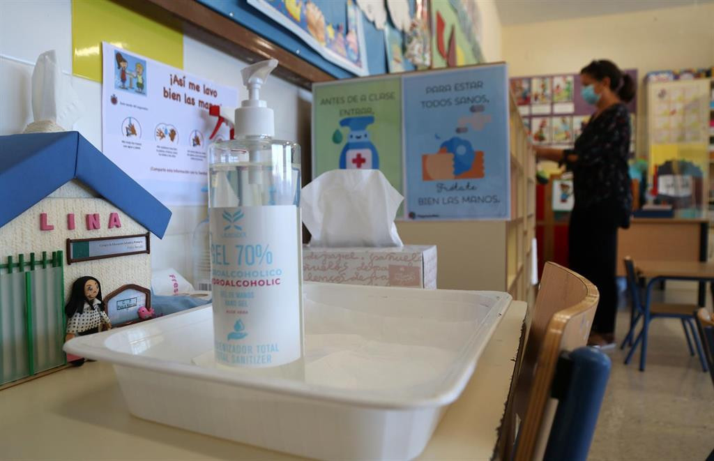 Gel hidroalcoholico colegio