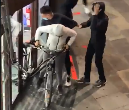 ​Noche de altercados y saqueos en Barcelona por las protestas de grupos de extrema derecha