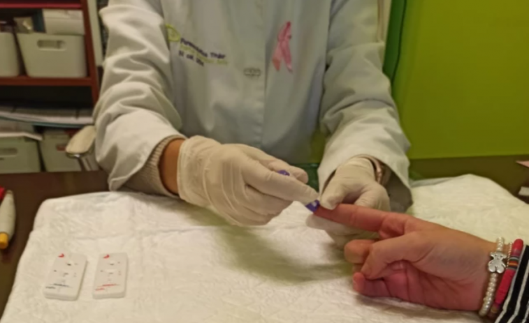 Los test en las farmacias son un éxito tanto en cantidad como en seguridad, proclaman los farmacéuticos de Ourense