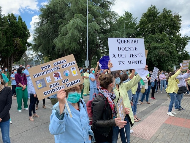 Protesta de los trabajdores de la UCI de Santiag oel 8 de junio antes del inicio de la segunda ola del coronavirus en una foto de su facebook