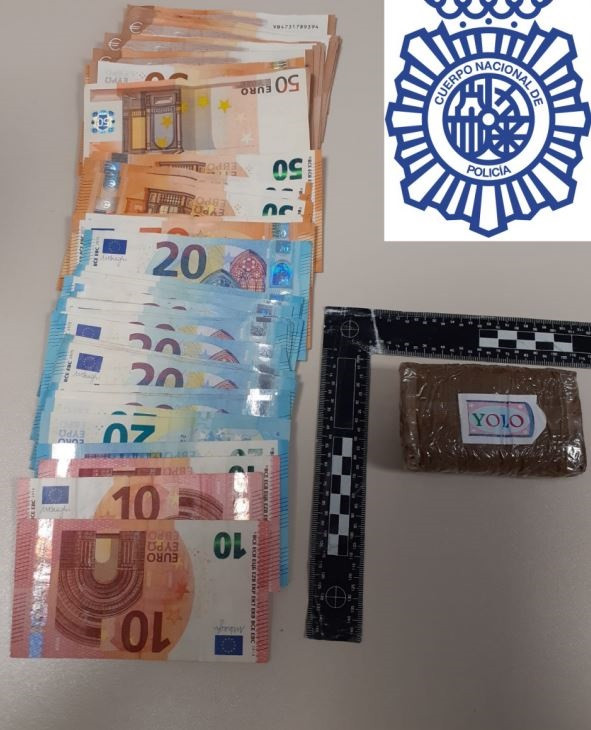 Efectos intervenidos en operativos contra la venta de drogas en Lugo.