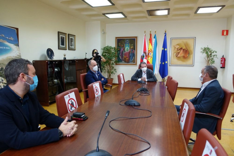 Abel Caballero da luz verde a la empresa RC Fil Non Tex para la apertura de una factoría en Vigo