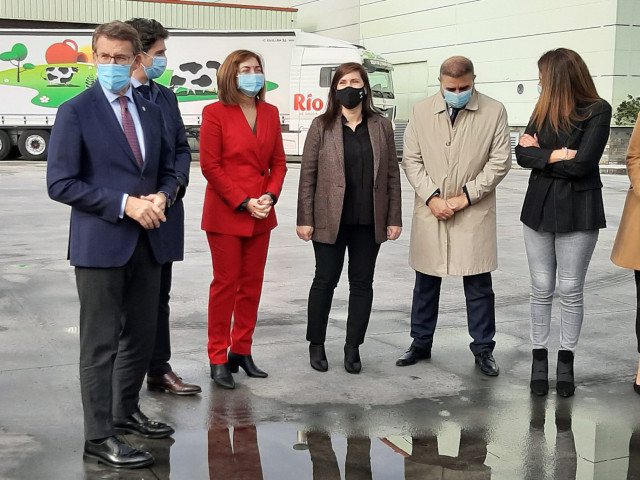 El presidente de la Xunta de Galicia, Alberto Núñez Feijóo, en una visita a Leche Río.