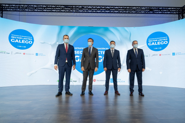 Alberto Núñez Feijóo en la presentación de la estrategia del sector lácteo