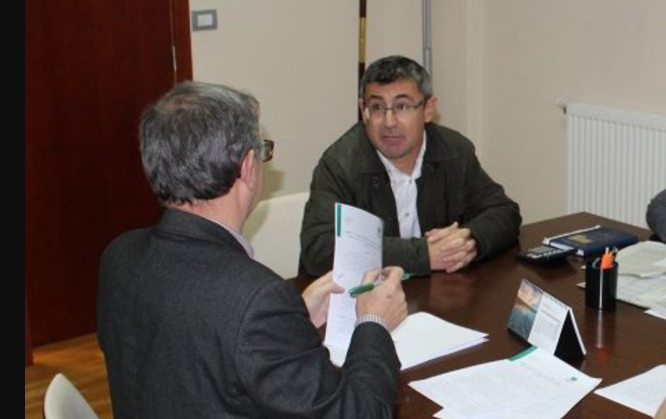 Fernado Garea director del CEIP en una pasada reuniu00f3n con el alcalde de Carballo