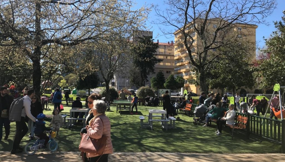 Parque infantil, maternidad, paternidad, niños, juegos infantiles, demografía, natalidad