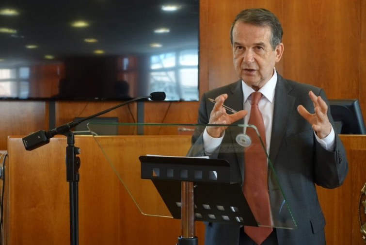 Abel Caballero anuncia que se vacunará este domingo y anima a todos los citados a recibir su dosis