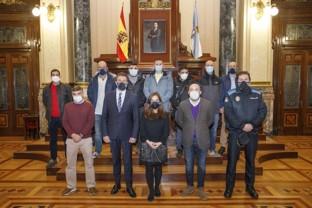 La alcaldesa de A Coruña, Inés Rey, preside la recepción de los nuevos agentes de la Policía Local