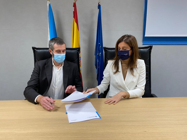 Firma del convenio de colaboración entre Xunta y Fegamp para tramitar las multas