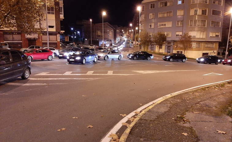 Trabajadores de Navantia provocan embotellamientos a la entrada de la factoría como protesta contra la dirección