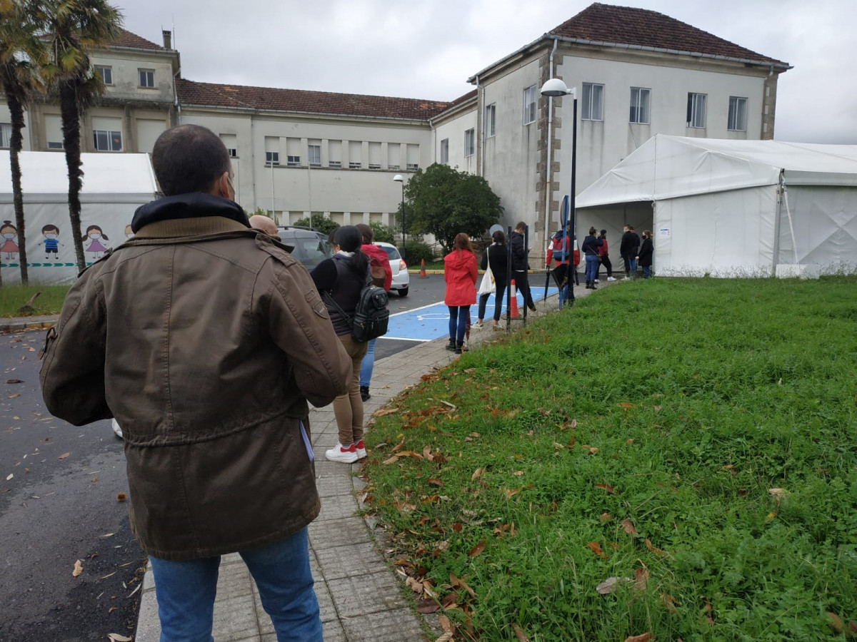 Cola en cribado de coronavirus realizado en Santiago