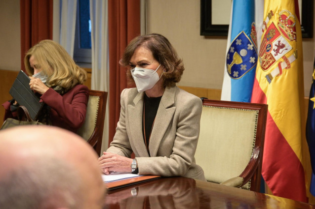 La vicepresidenta primera del Gobierno, Carmen Calvo, durante la reunión sobre los usos del pazo de Meirás