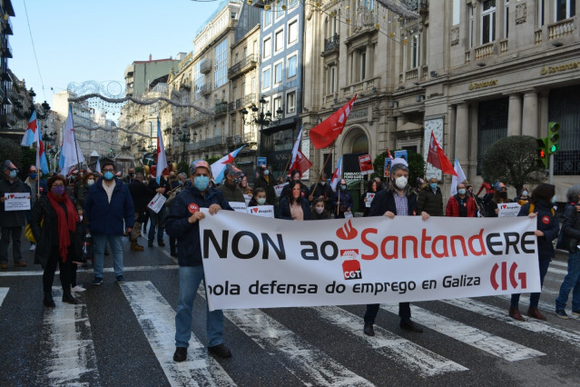 Protestas contra despidos en el Santander