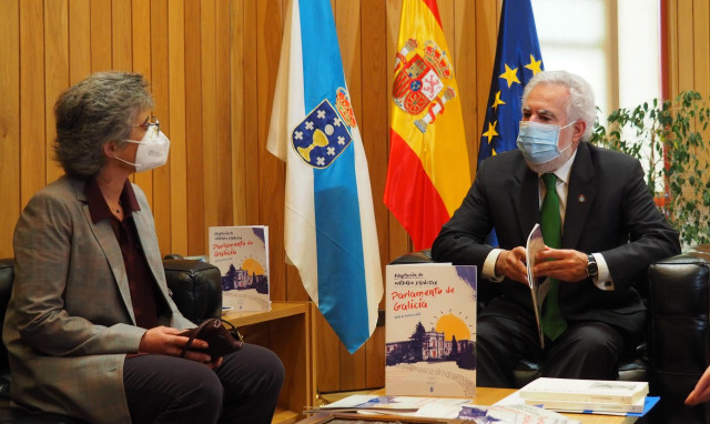 Presentación de la guía didáctica del Parlamento adaptada a personas con trastornos del espectro autista.