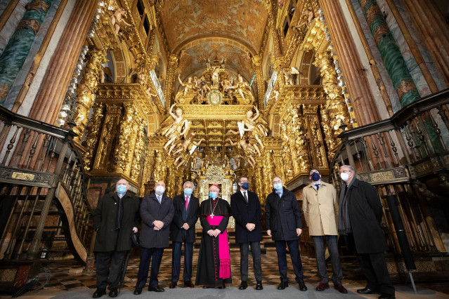 Autoridades en el acto institucional de presentación de las obras de rehabilitación de la Catedral de Santiago