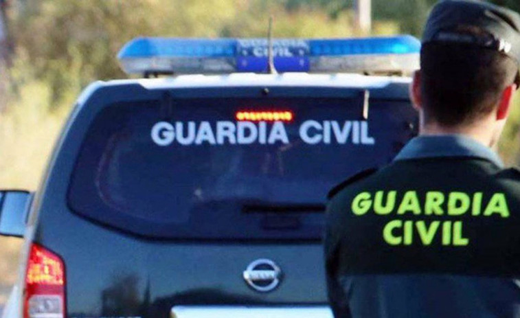 Se entrega a la Guardia Civil el octogenario atrincherado en Oleiros tras herir a un agente
