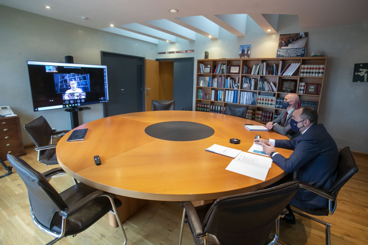 Colegios de médicos y enfermería dan su apoyo al plan de vacunación, pero sin dejar de lado la Atención Primaria