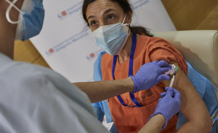 Vacunas del coronavirus mañana para personal del SERGAS en varias áreas sanitarias de Galicia
