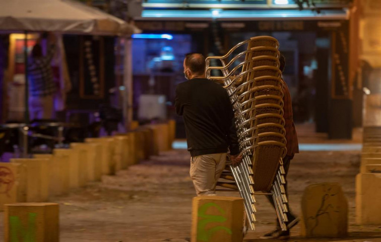 ​Todas las autonomías tratan de blindarse contra la tercera ola: nuevos toques de queda, cierres de hostelería…