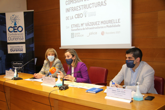 La conselleira de Infraestruturas e Mobilidade, Ethel Vázquez, en un encuentro organizado por la patronal ourensana