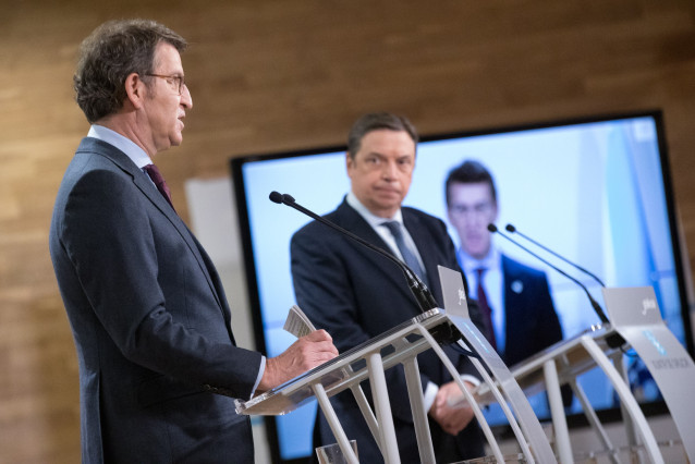 El presidente de la Xunta, Alberto Núñez Feijóo, y el ministro de Agricultura, Pesca y Alimentación, Luis Planas, en rueda de prensa.