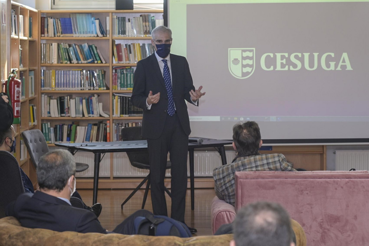 El conselleiro de Economía, Francisco Conde, en una jornada en el Cesuga