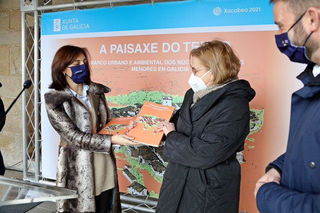 La conselleira de Medio Ambiente, Territorio e Vivenda, Ángeles Vázquez, en la presentación del libro 'A paisaxe do tempo'